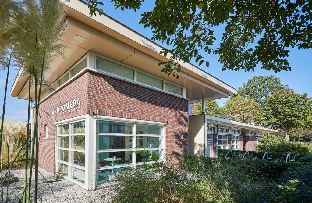 Exterior view of the Andromeda Osteopathie practice in Veldhoven.