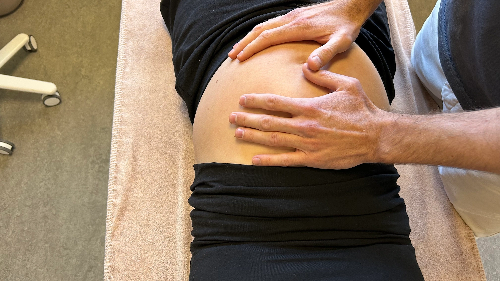 Osteopathie sessie voor zwangere vrouw